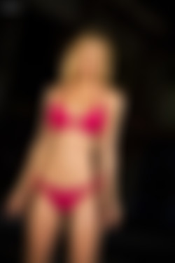 1024p/A Sexy Bikini Show [57]/HVASexyBikiniShow03.jpg